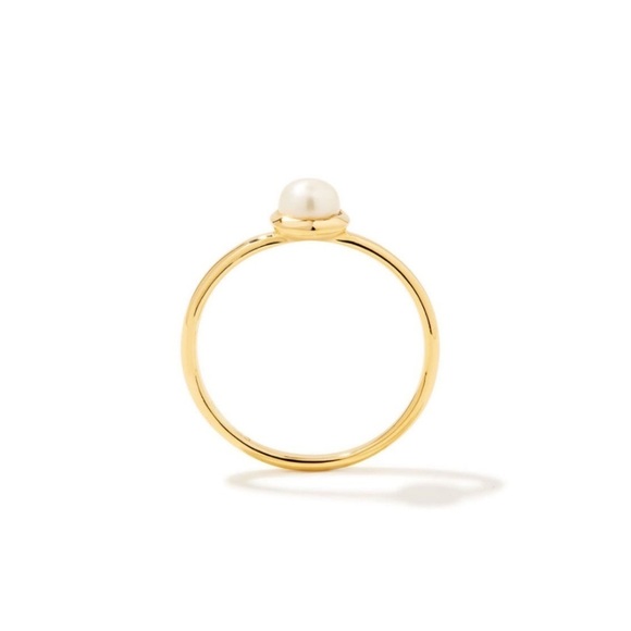 Radiant Gold Pearl Ring with Intricate Detailing - Picture 3 of 5